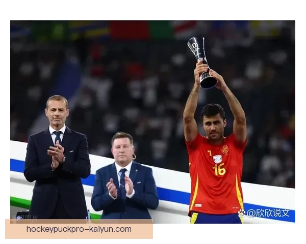 曼城球迷对 Rodri 的支持持续增强，展现出对他的期待与信任。