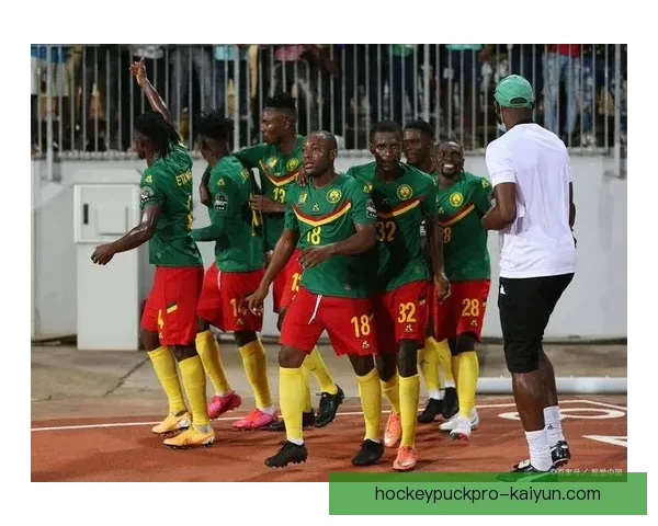 阿什拉夫入选非洲杯最佳阵容，表现稳健引发关注